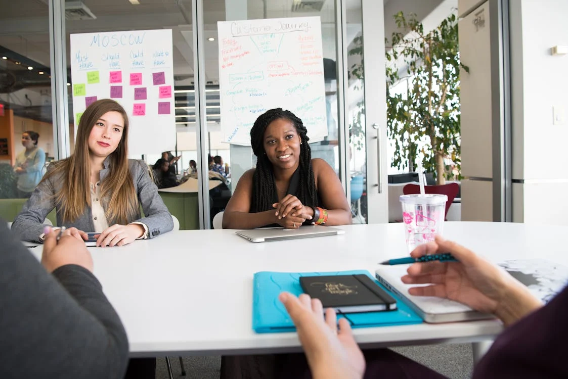 Read more about the article Overcoming Compliance Challenges in HR: Your Essential Guide